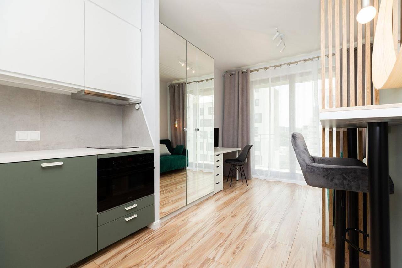 Easy & Comfortable, With Balcony, Very Close To The Center Varsovia Exterior foto